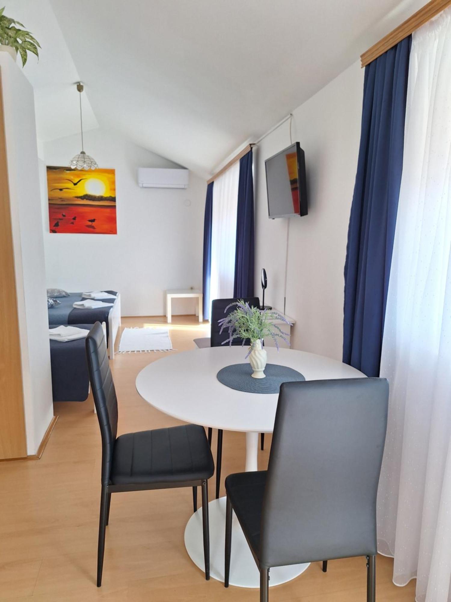 Apartments Kozjan Karlovac Exterior foto